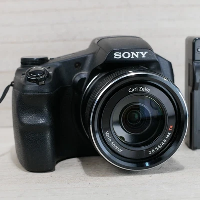 Sony Cyber-shot DSC-HX200V 18.2MP 30x zoom Digital Camera - Black *TESTED* - Image 1 of 4