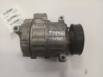 Compresor de aire acondicionado Volkswagen Jetta 2007 2,0 L 12178135 Foto 1 de 4