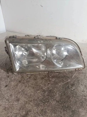 Volvo S40, V40 2001 Front right headlight headlamp 30899683 VGA8932 — 第 1/4 张图片