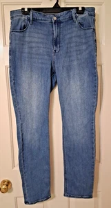 OLD NAVY Highrise Straight leg Women's SZ 14 Medium Washed Jeans - Picture 1 of 7