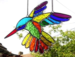 Colour Spectrum CHAKRA HUMMINGBIRD Stained Glass SUNCATCHER House & Garden Art - Foto 1 di 24
