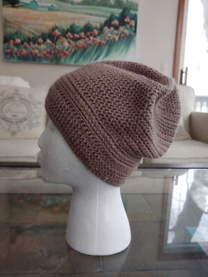 Usado en Excelente Condición Para Mujer Beige Tostado Acrílico Hecho a Mano Crochet Invierno Gorro Foto 1 de 4
