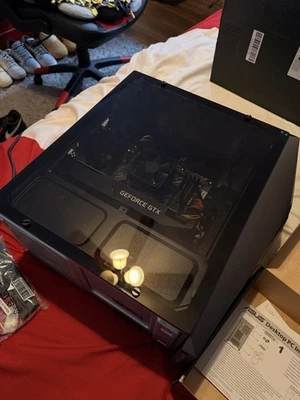 Computadora de escritorio para juegos ASUS ROG, AMD Ryzen 5-3600X, GTX 1660TI, 8 GB DDR4 RAM, 256 GB USADA Foto 1 de 4