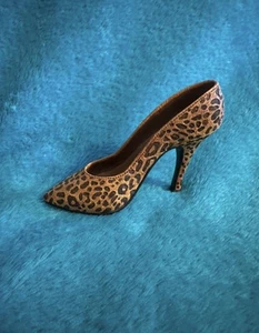 Miniature Animal Shoes By Just The Right Shoe - Picture 1 of 3
