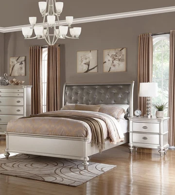 Lexie Black/Gold 5-Pc Tufted Panel Queen Bedroom Set - Image 1 of 4