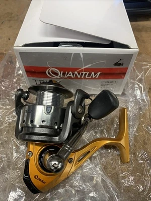 Carrete giratorio Quantum Triax TRX20F 5,2:1 6 LB/140YD de colección Foto 1 de 4