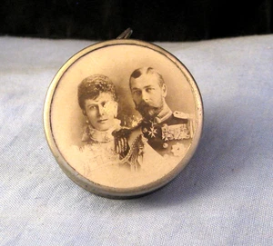 NICE ANTIQUE TAPE MEASURE GEORGE V 5TH QUEEN MARY GEORGE OLIVER BOOTS SHOES - Picture 1 of 8