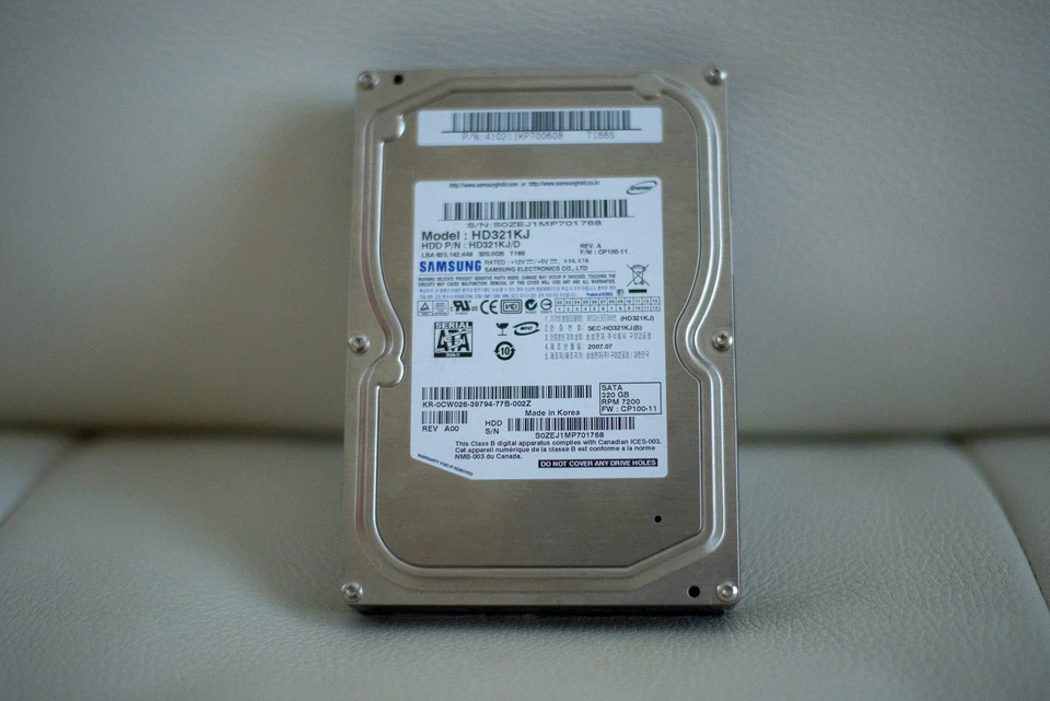 Samsung Spinpoint HD321KJ  p/n: 401511FP691086 T166S 320Gb SATA - Image 1 of 1