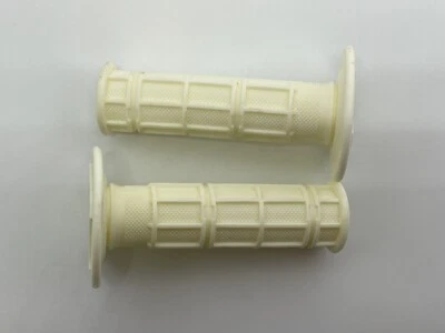 Gel soft Grips Universal Motorcycle for 7/8" 22mm Handle Bar throttle white pair - Image 1 of 4