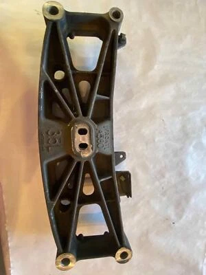 Dodge Magnum 2006 transmisión travesaño tracción trasera 3,5 L (04578351ab) G Foto 1 de 4