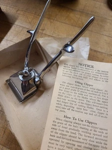 Cortapelos manual de mano vintage As con caja - Imagen 1 de 4