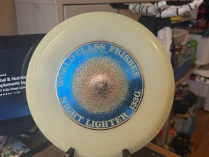 Wham-o Frisbee World class 133G 100 mold Night lighter glow in dark flying disc - Picture 1 of 11