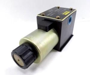 Parker D3W1KVJC 30 Hydraulic Directional Control Valve - Picture 1 of 8