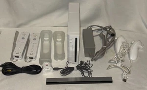 Nintendo RVL-101 Wii Console Bundle, 2 Controllers W/Chuks All Cables, Motion+ - Picture 1 of 1