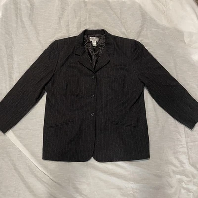 Pendleton Blazer Womens 18W Gray Pinstripe 100% Virgin Wool Career Jacket Lined - Image 1 of 4