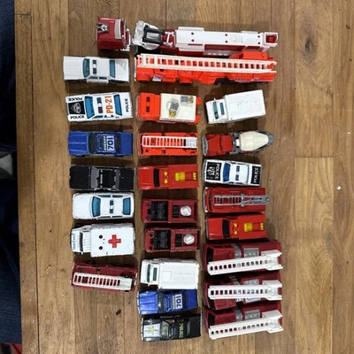 Lot Of 25 Vintage Emergency Vehicles Matchbox, Hot Wheels, And Others - Image 1 of 4
