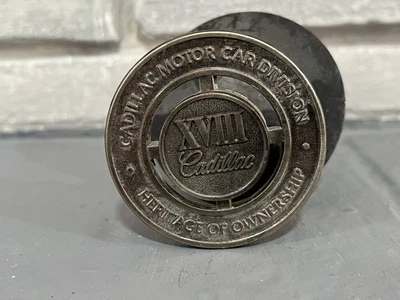 Cadillac Motor Car Division Heritage of Ownership Grille Medallion XVIII  Grille Foto 1 de 4