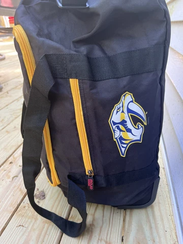 NASHVILLE PREDATORS bag w wheels Cover