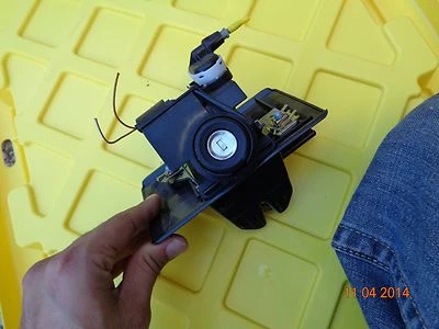 1999-2002 Mercedes-Benz TRUNK LATCH LOCK W210 E420 E280 E320 E300 E430 E55 AMG - Image 1 of 2