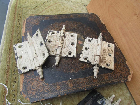 Victorian Ornate Door  Hinges 3x Set  3 1/2 x 3 1/2 Working  Painted White Cover