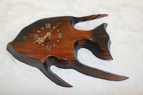 Vintage Cedar Angel Fish Wall Clock Slab Wood Lacquer Rustic Cabin Decor Cover