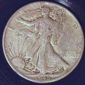 1945 P  WALKING LIBERTY 90% SILVER HALF DOLLAR  CIRCULATED - Picture 1 of 2