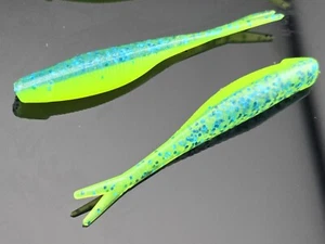 (20)-2" Sábalo Trazador "Peligro de Agua" Crappie Panfish Plantilla Grub Shad - Imagen 1 de 3