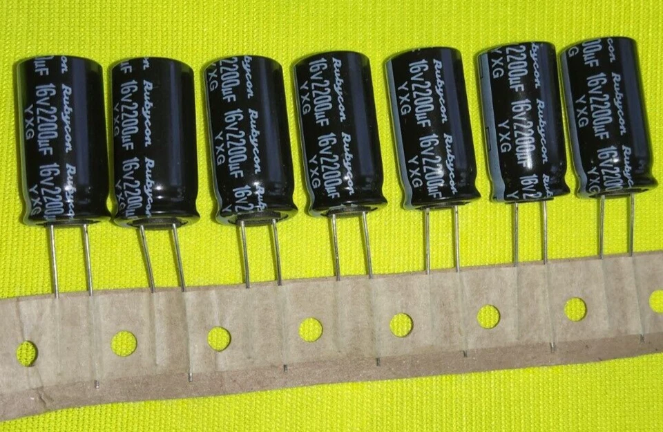Rubycon 2200uF 16V 105°C Elektrolytkondensator Radial ELKO Menge Wählbar - Bild 1 von 1