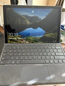 Microsoft - Surface Pro - 12.3" Touch-Screen - Intel Core M - 4GB Memory - 128GB - Afbeelding 1 van 7