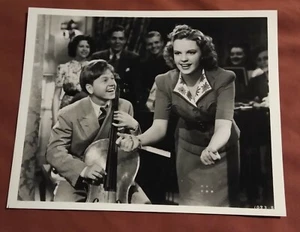 VINTAGE JUDY GARLAND MICKEY ROONEY B/W 8X10 PHOTO BLANK BACK MOVIE STARS EX/NM - Picture 1 of 2