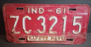 Placa de matrícula de Indiana 1961 de colección condado de Fayette, en carmesí hombre decoración de cueva IU - Imagen 1 de 4