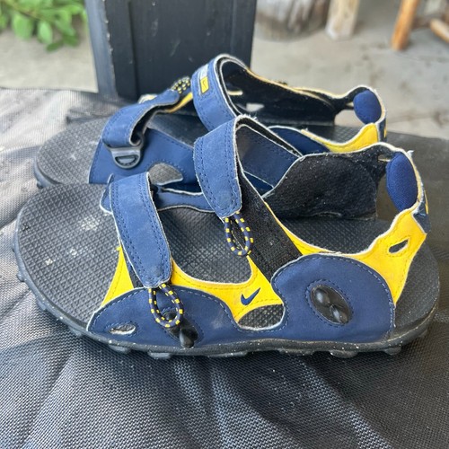 Sandalo sportivo Nike ACG vintage ragazzo cinturino US 5 blu giallo