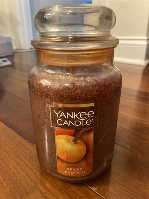 Yankee Candle Spiced Pumpkin Single Wick Large 22 oz Candle Classic Jar New Read - Image 1 of 4