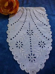 superbe et neuve lavalliére brodée main richelieu sur toile métis 35x21cm  - Picture 1 of 5