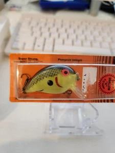 VINTAGE BOMBER SHALLOW A FISHING LURE - Picture 1 of 9