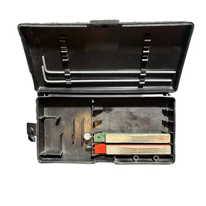 VTG Lansky 5 Stone Knife Sharpening Plastic Box W/2 Blades (Red/Green) +2 Rods - Picture 1 of 7
