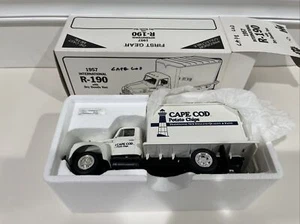 First Gear "Cape Cod Potato Chi" 1957 International R-190 Dry Goods Van 1/34 - Picture 1 of 7