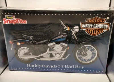 Revell SnapTite Harley-Davidson Bad Boy Model Kit USA Motorcycle 1/8 Scale #7305 - Image 1 of 4