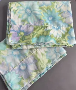 Set Of 2 Vintage Cannon Floral Pillowcases Blue Purple MOD Daisy Standard Size - Picture 1 of 5
