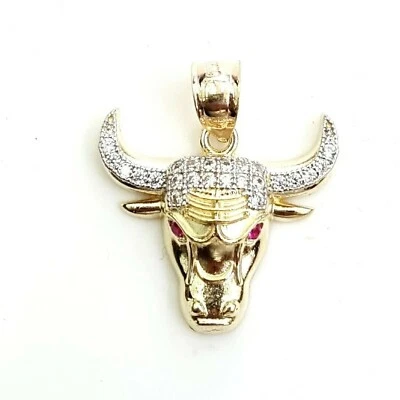 Colgante Toro Tauro Diamante Creado en Laboratorio Corte Redondo de 1 quilate Chapado en Oro Amarillo 14K Foto 1 de 4