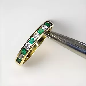 Anillo de eternidad de diamantes esmeralda de oro amarillo de 18 quilates - 2,7 gr - talla J 1/2 - Imagen 1 de 5