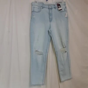 No Boundaries Juniors' High Rise Super Light Destructed Mom Jeans New Size 13 - Picture 1 of 5