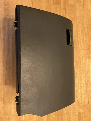 Puerta guantera Nissan Altima 2007-2012 68510ZX00A negra OEM Foto 1 de 4