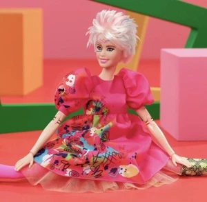Mattel Barbie The Movie WEIRD BARBIE Puppe HYB84 ~ Neu in OVP - Bild 1 von 8