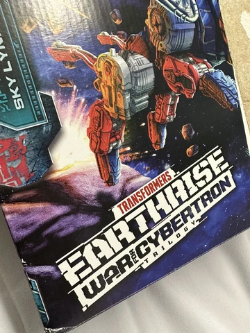 Transformers Generations War for Cybertron Earthrise Leader Sky Lynx Cover