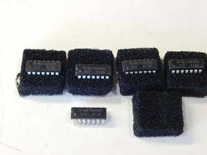 MOTOROLA MC14000UBCP DUAL 3-INPUT NOR GATE 14 PIN DIP - LOT OF 5 IC'S -FAST SHIP - Picture 1 of 1