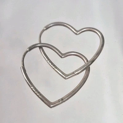 Auténticos Pendientes Aro Corazón Asimétrico PANDORA Plata Esterlina AMADOS 298307C00 Foto 1 de 4