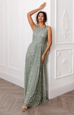 Maxi Vestido de Noche Quiz Brillante Verde Salvia Adorno Lentejuelas Completas Ajuste y Acampanado 14 Foto 1 de 4