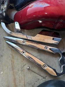 1999-2012 SUZUKI GZ250 Left & Right Side Fender Frame Cover Trim Chrome + More! - Foto 1 di 3
