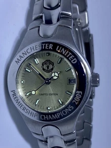 Reloj Manchester United Damas Premier League Ganadores 2003 Edición Limitada Rosa - Imagen 1 de 6